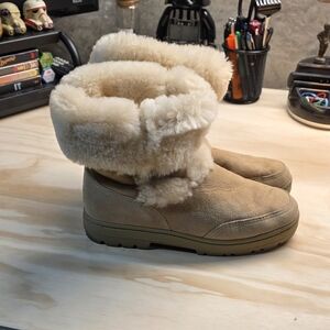 UGGS Women's Size 8 Tan
